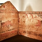 paestum-musee-fresque trouver sur le site-cavaliere avec son char et ses chevaux-detail